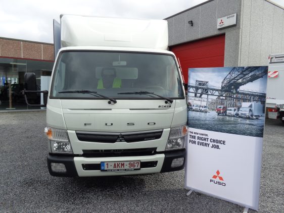 Fuso Canter 3C15 kast laadlift