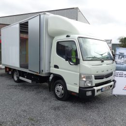 Fuso Canter 3C15 kast laadlift