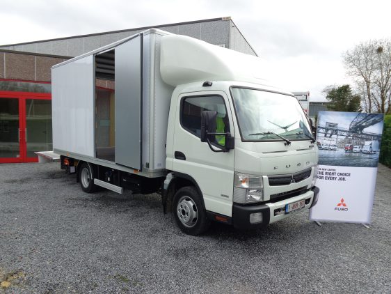 Fuso Canter 3C15 kast laadlift