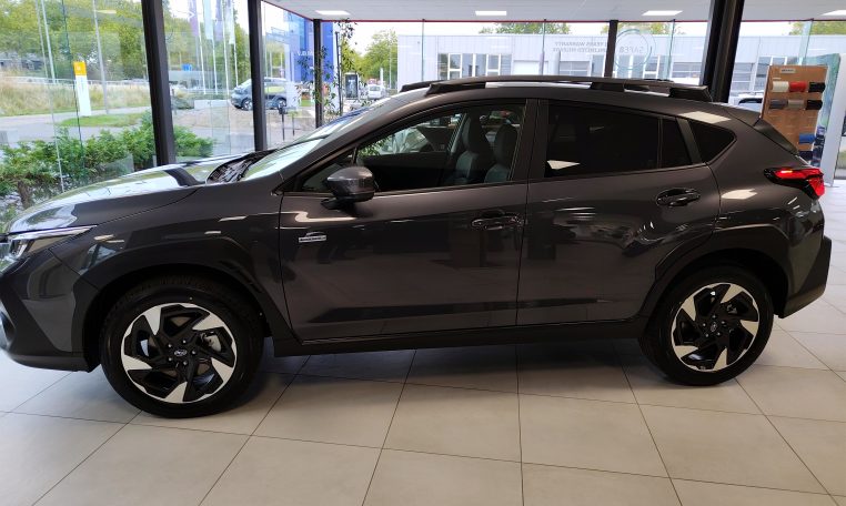 Subaru crosstrek luxury magnetite grey