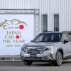 Subaru forester naast het doek van winner Japan Car of the year