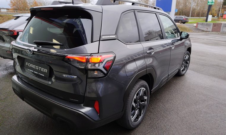 subaru forester luxury magnetite grey