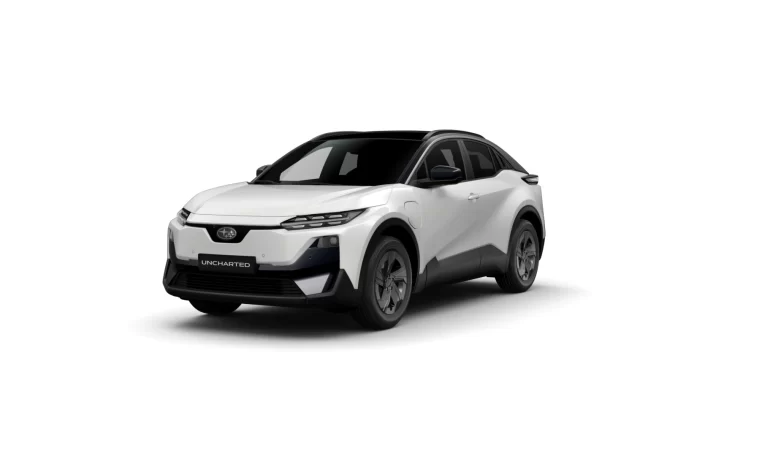 render Subaru uncharted 2E xcite plus in de kleur platinum white duotoon front left