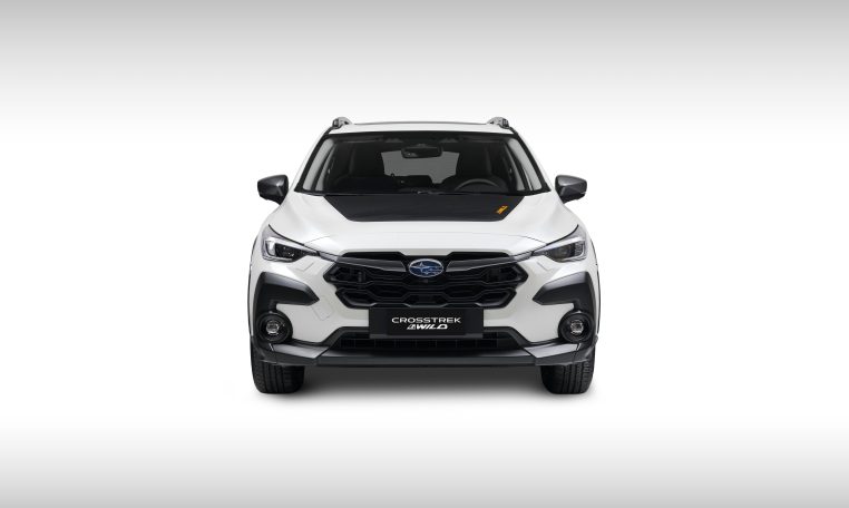 render subaru crosstrek 4wild in de kleur crystal white front