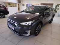 tweedehands subaru xv luxury statisch in de showroom in de kleur magnetite grey links voor