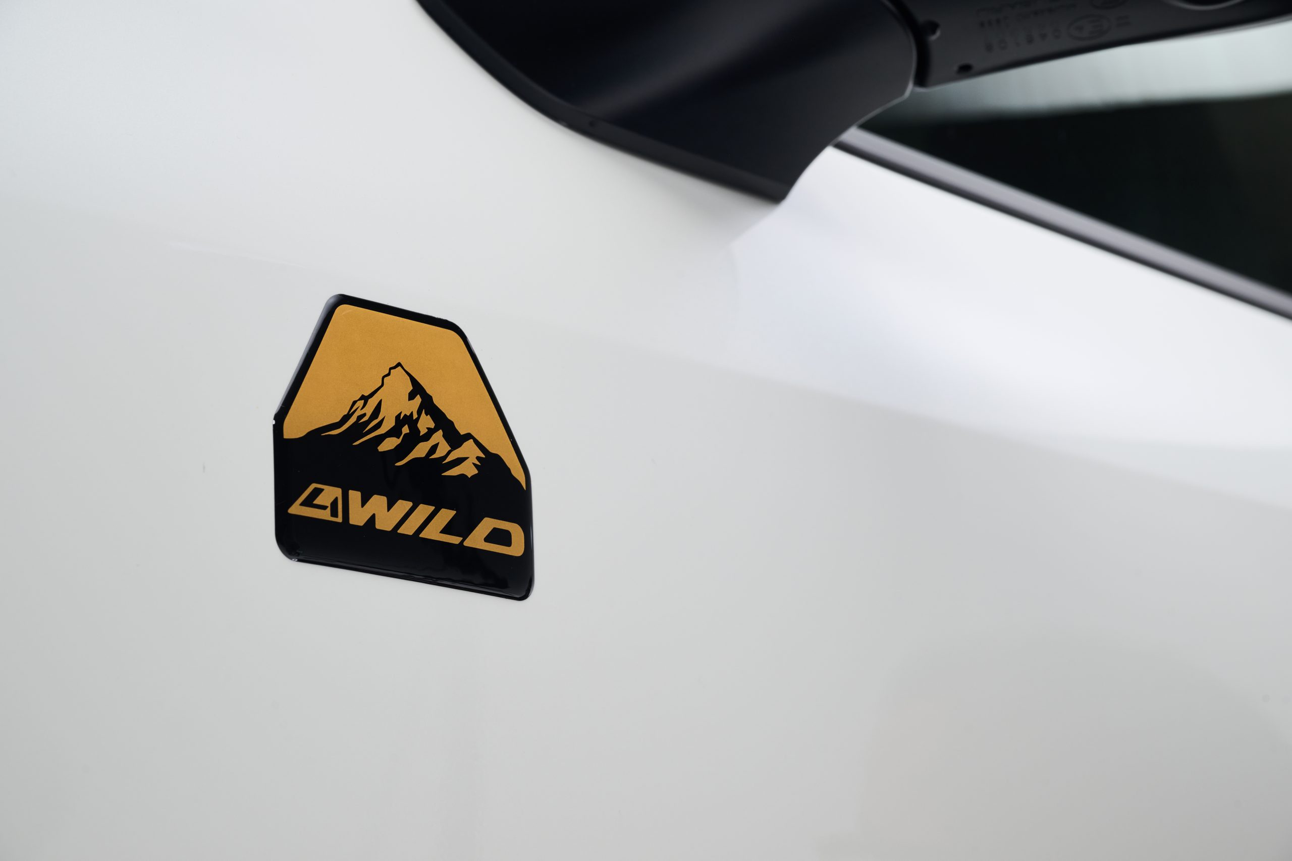 close-up badge subaru crosstrek 4wild