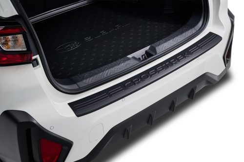 close-up van zwarte beschermingsplaat achterbumper van subaru crosstrek 4wild