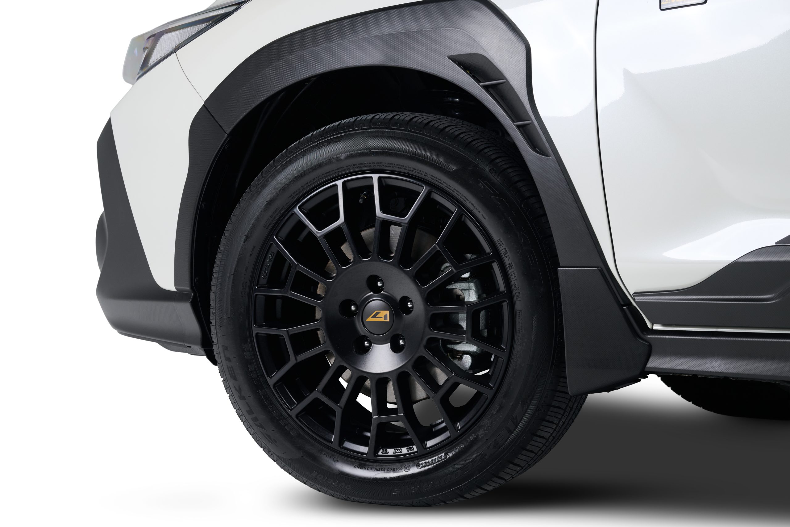 close up van zwarte alu velgen op de subaru crosstrek 4wild