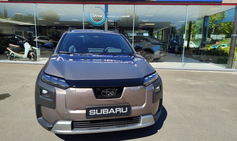subaru e-outback 4e-experience in color brilliant bronze front view