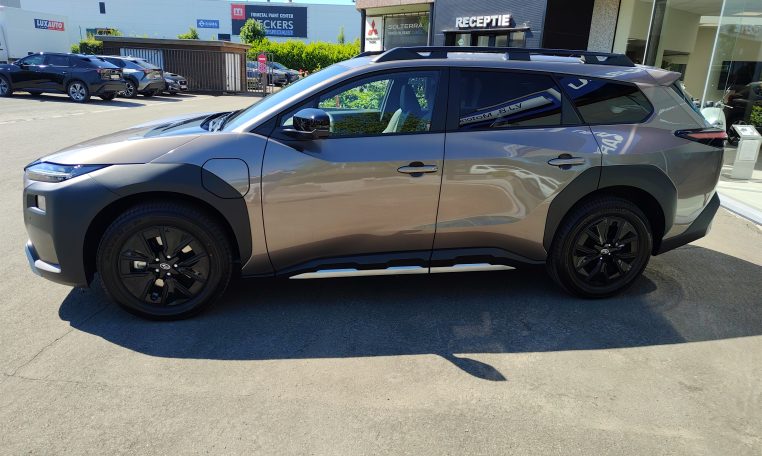 subaru e-outback 4e-experience in color brilliant bronze side left view