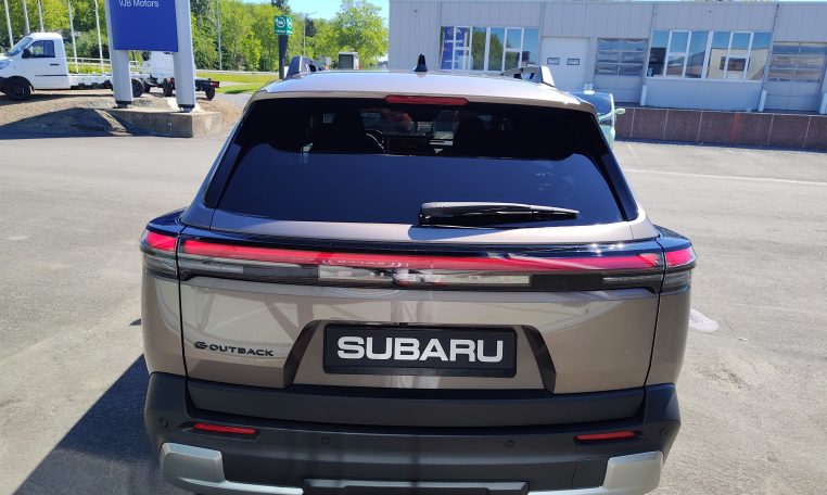 subaru e-outback 4e-experience in color brilliant bronze rear view