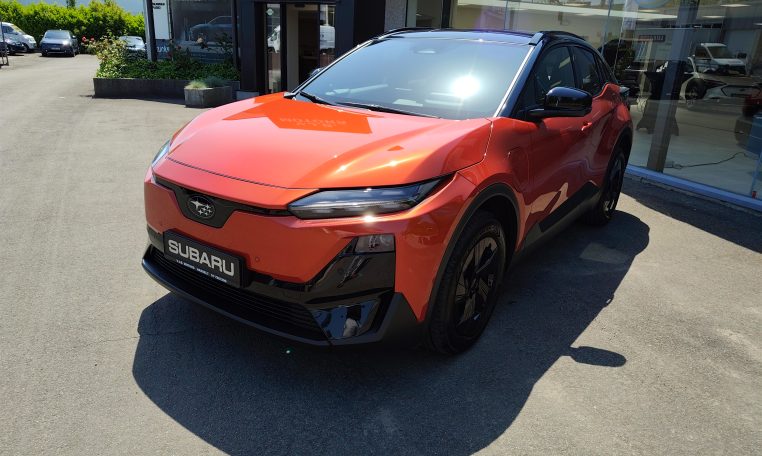 subaru uncharted 2e-excite plus in de kleur flare orange duotoon links voor view