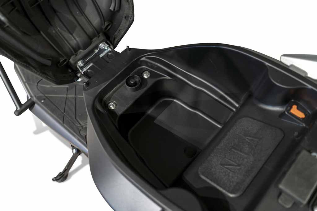 elektrische-scooter-raptor-Detail-edrive-vjbmotors-4