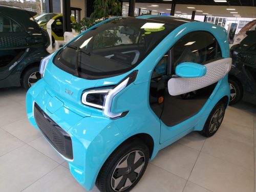 XEV YOYO Electric Blue