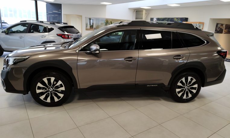 Subaru outback premium brilliant Bronze