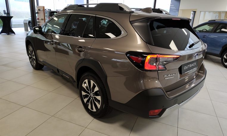 Subaru outback premium brilliant Bronze