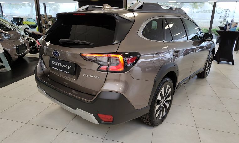 Subaru outback premium brilliant Bronze