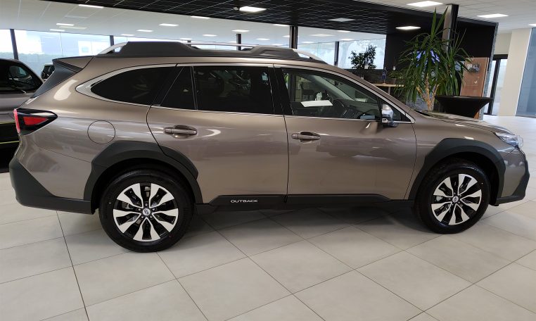 Subaru outback premium brilliant Bronze